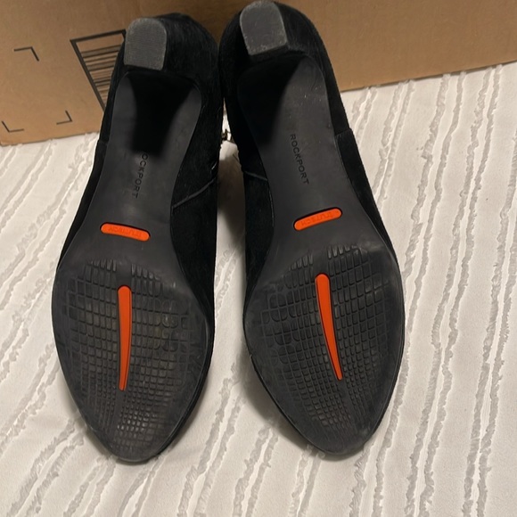 EUC Rockport Suede Booties - size 8 - Picture 5 of 10